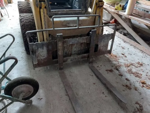13#5611 Minipala Komatsu SK714