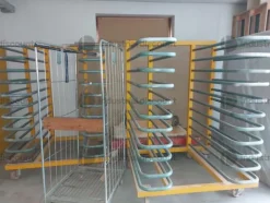 17#8771 Mobili finiti, materia prima e semilavorati, ferramenta e bulloneria