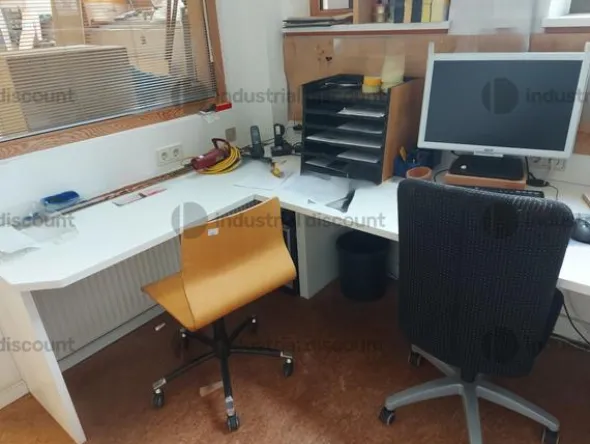 17#8771 Mobili finiti, materia prima e semilavorati, ferramenta e bulloneria