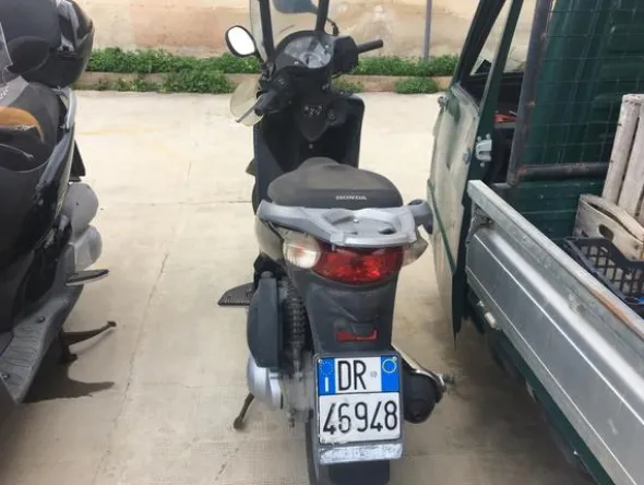 5#2818 Motociclo Honda