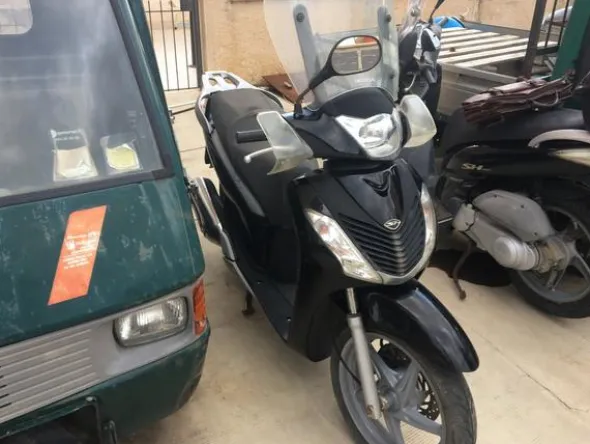 5#2818 Motociclo Honda