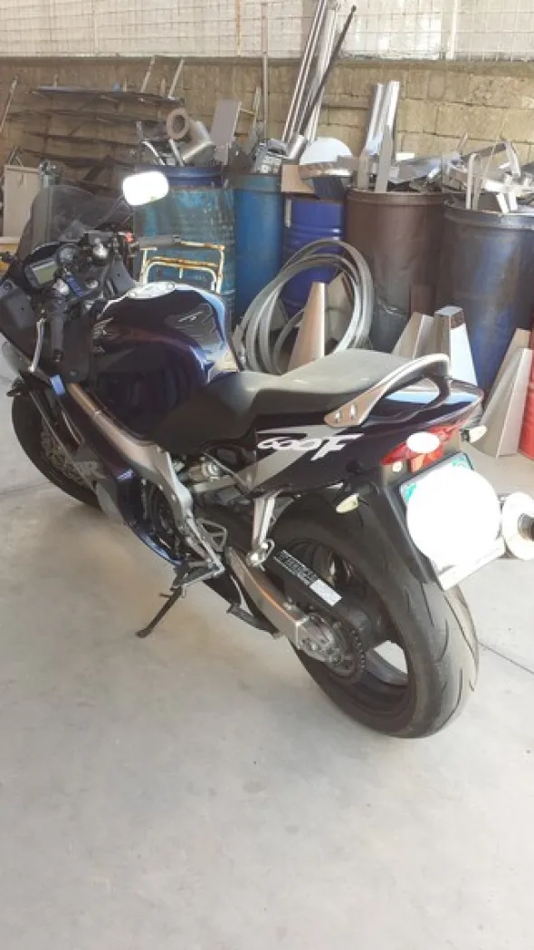 4#6658 Motociclo Honda CBR 600 F
