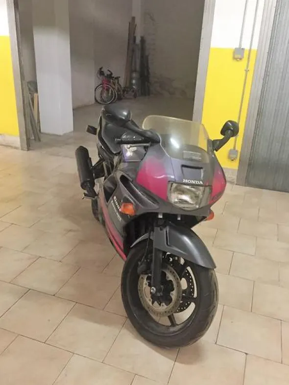 1#4071 Motociclo Honda PC25 CBR 600F