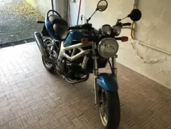 4#4972 Motociclo Suzuki SV650