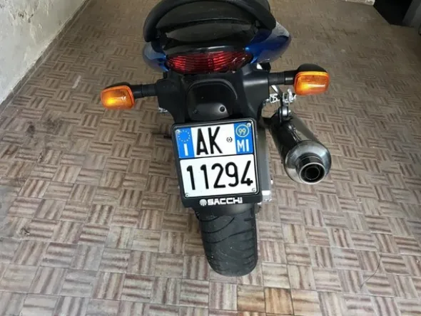 4#4972 Motociclo Suzuki SV650
