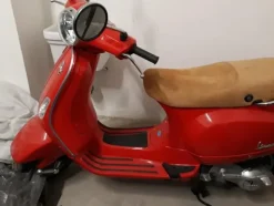 1#4159 Motociclo Vespa Ferrari 125