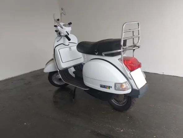 4#8004 Motociclo Vespa Piaggio PX 125 X