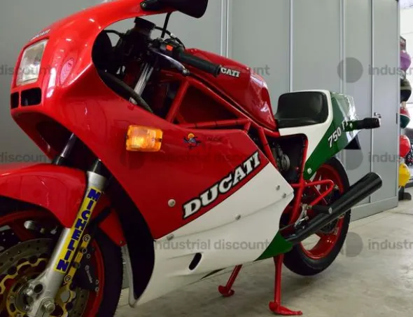 8#9982 Moto Ducati 750 F1