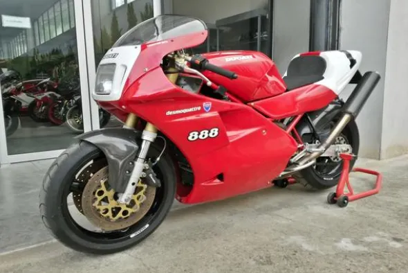 6#3672 Moto Ducati 888 SP4