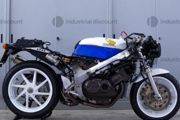 19#9982 Moto Honda VFR 750R RC 30