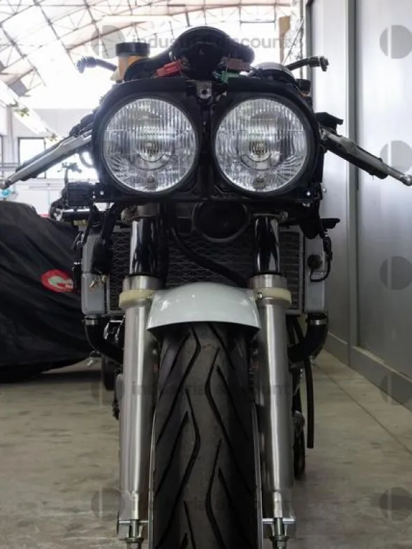 19#9982 Moto Honda VFR 750R RC 30