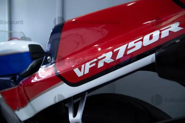 19#9982 Moto Honda VFR 750R RC 30