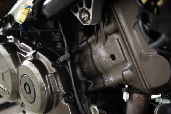 19#9982 Moto Honda VFR 750R RC 30
