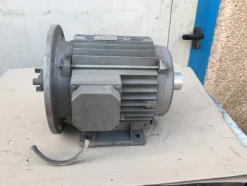 21#5045 Motore