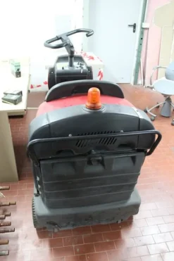 9#5145 Moto-spazzatrice uomo a bordo LION 1100