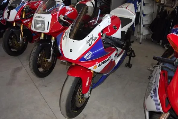 34#3672 Moto Yamaha R7 Advance750cc
