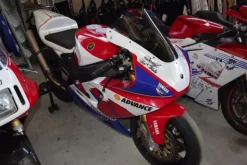 34#3672 Moto Yamaha R7 Advance750cc