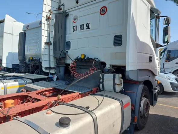 1#7744 Motrice per semirimorchio Iveco
