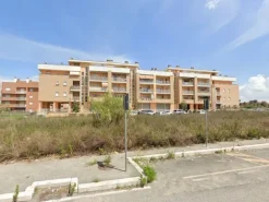 #24332 Negozio al grezzo con corte esclusiva e cantina(sub 3)