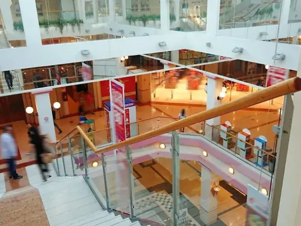 #20839 Negozio al terzo livello in centro commerciale (sub. 137)