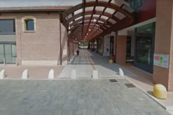 #24043 Negozio a reddito di abbigliamento e articoli per la casa