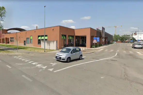 #24043 Negozio a reddito in complesso commerciale