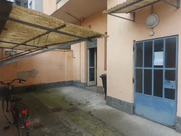 #2536477 Negozio con cantina e autorimessa vicino la stazione