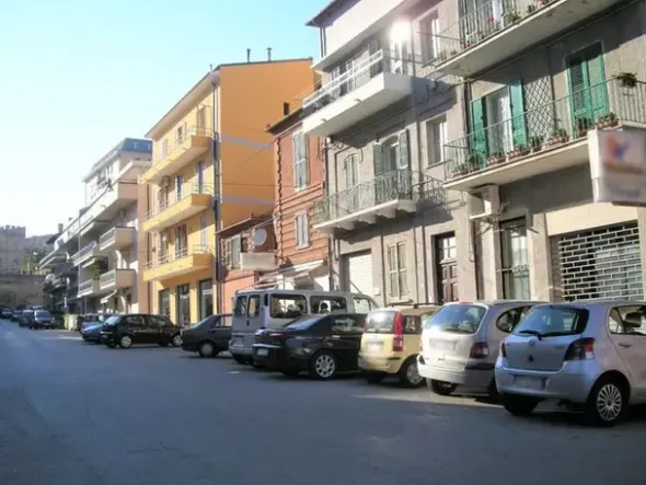 #14694 Negozio da ristrutturare con pertinenza e cantina