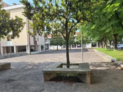 #23904 Negozio in contesto residenziale