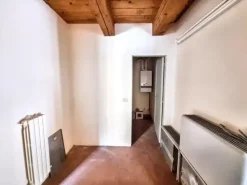 #2515026 Negozio in palazzo storico e posto auto