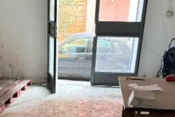 #24674 Negozio in zona residenziale
