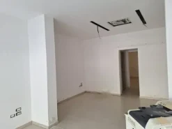 #26103 Negozio in zona residenziale