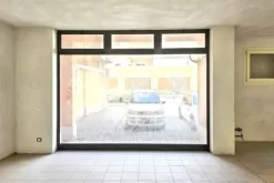 #2536119 Negozio (sub 275) in edificio polifunzionale