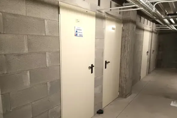 #2638331 Negozio (sub 66) in edificio polifunzionale