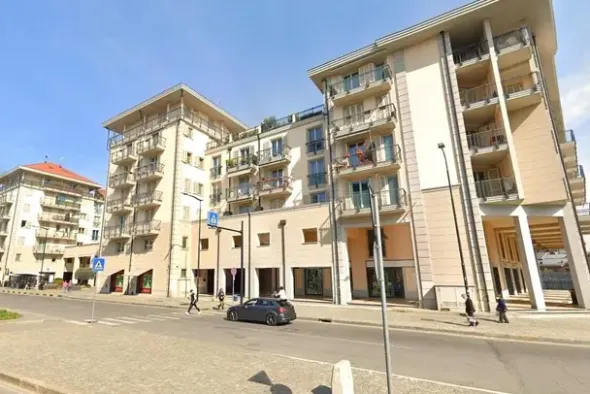 #2638331 Negozio (sub 66) in edificio polifunzionale