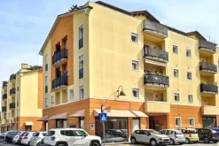 #2536114 Negozio (sub 205) in edificio polifunzionale