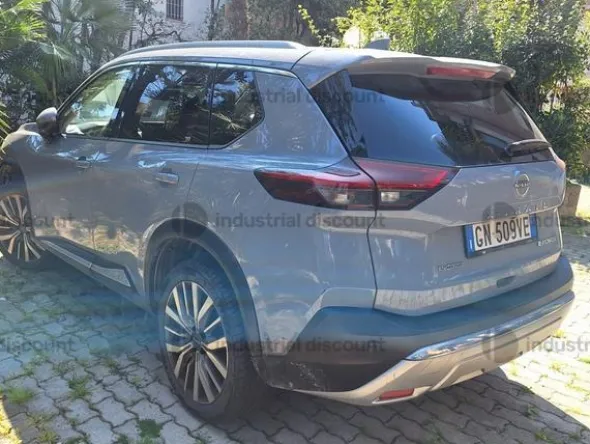 3#10085 Nissan X-Trail