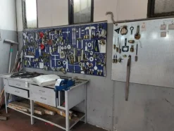 1#6270 Officina meccanica per autoveicoli