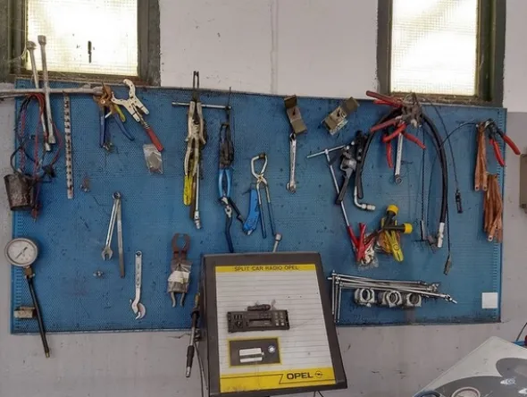 1#6270 Officina meccanica per autoveicoli