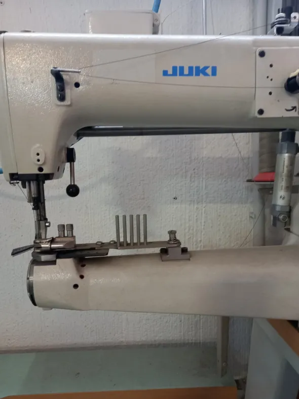 OFFRO macchina da cucire marca JUKI modello TSC-441