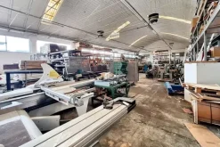 #21995 Opificio con impianto fotovoltaico e terreni edificabili