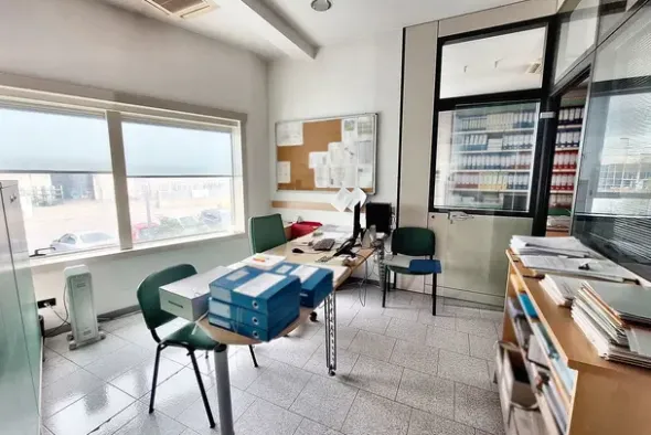 #21995 Opificio con impianto fotovoltaico e terreni edificabili