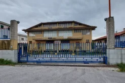 #19019 Opificio industriale con corte esterna