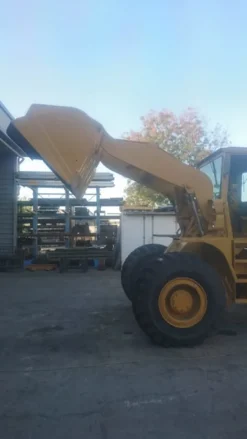 2#4786 Pala gommata International Dresser 530 A