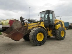 23#4419 Pala gommata New Holland W270B