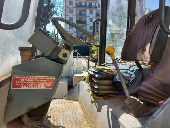 24#6053 Pala semovente JCB