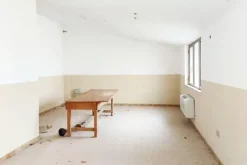 #22472 Palazzina con uffici e locale deposito