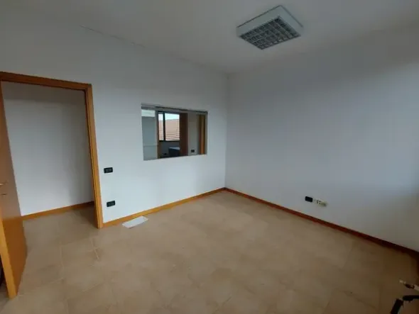 #15165 Palazzina direzionale