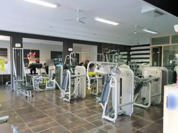 #9713 Palestra in villaggio polifunzionale