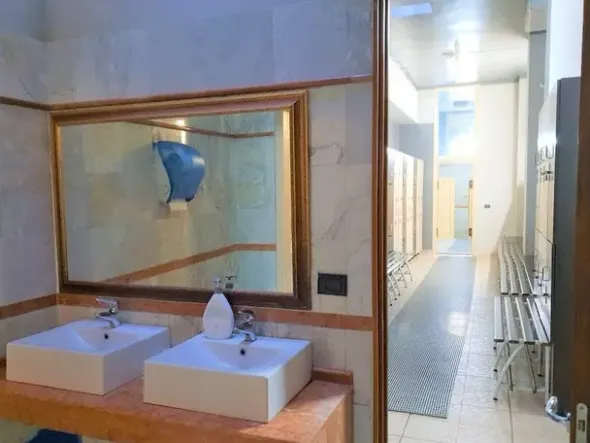 #9713 Palestra in villaggio polifunzionale